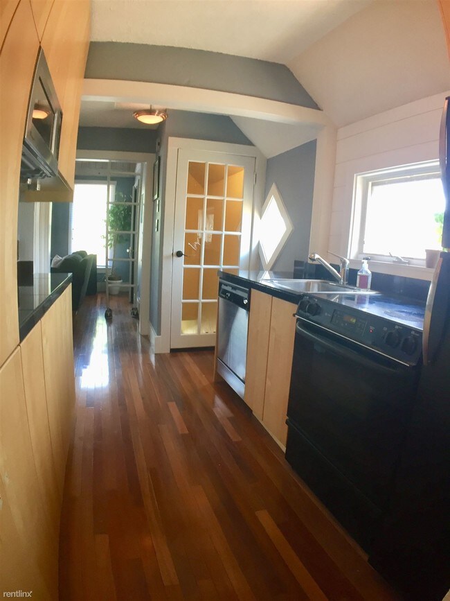 Foto del edificio - 1 br, 1 bath Apartment - 121 N 2nd St