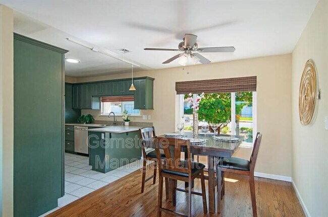 Foto del edificio - 5385 Brockbank Pl