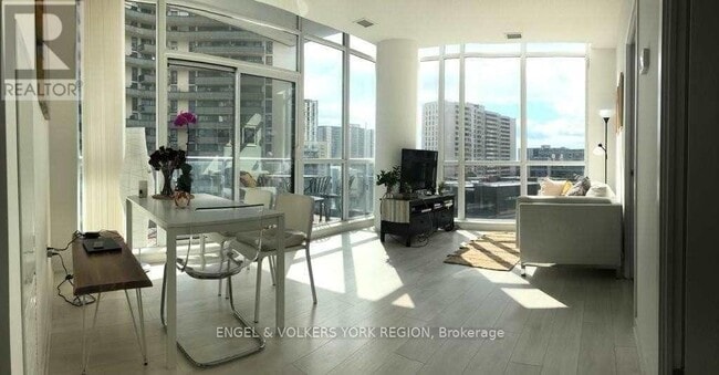 Building Photo - 70 Forest Manor Rd