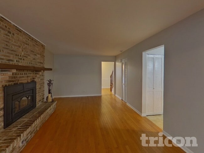 Building Photo - 1235 Casa Solana Dr