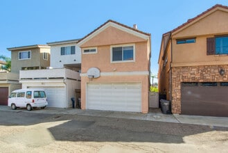 Building Photo - 603 10th St