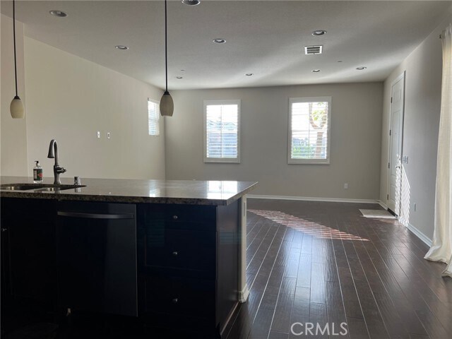 Building Photo - 789 E Sierra Madre Ave