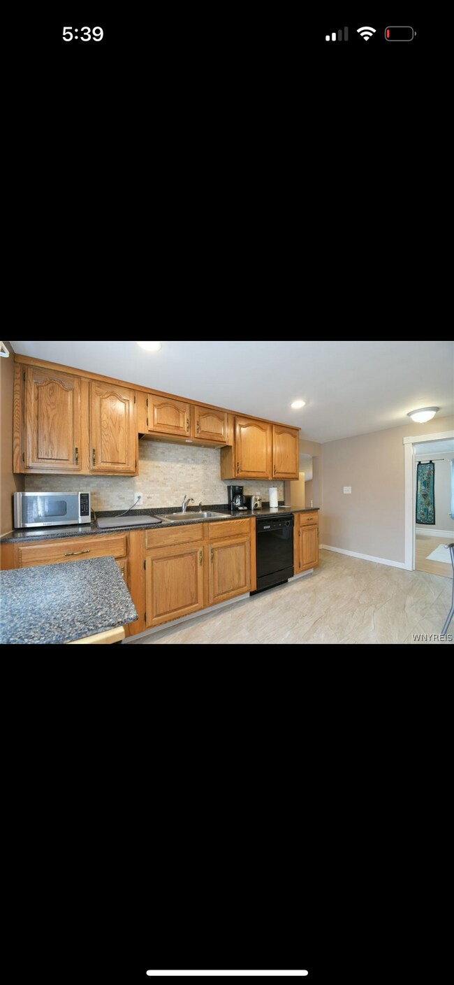 Building Photo - 75 7th Ave
