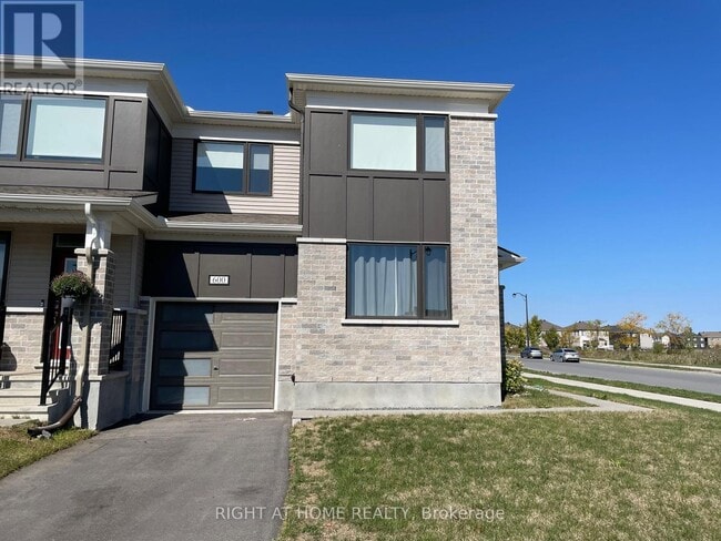 Building Photo - 600 Cygnus St