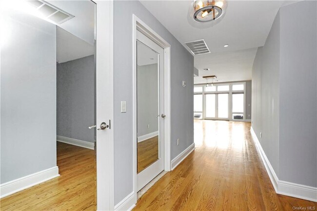 Foto del edificio - 90 Bay Street Landing