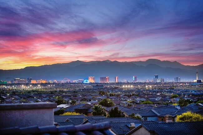 Building Photo - Welcome to your dream home located in the prestigious guard-gated community of Tuscany in Henderson!