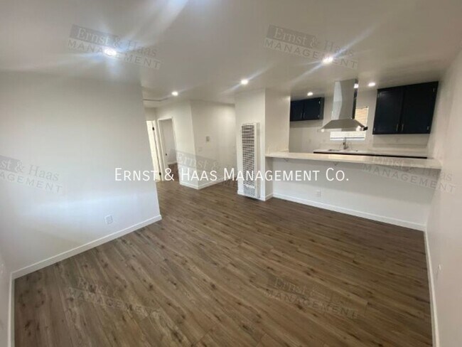 Building Photo - Renovated Spacious Condo-Style Apartment, ...