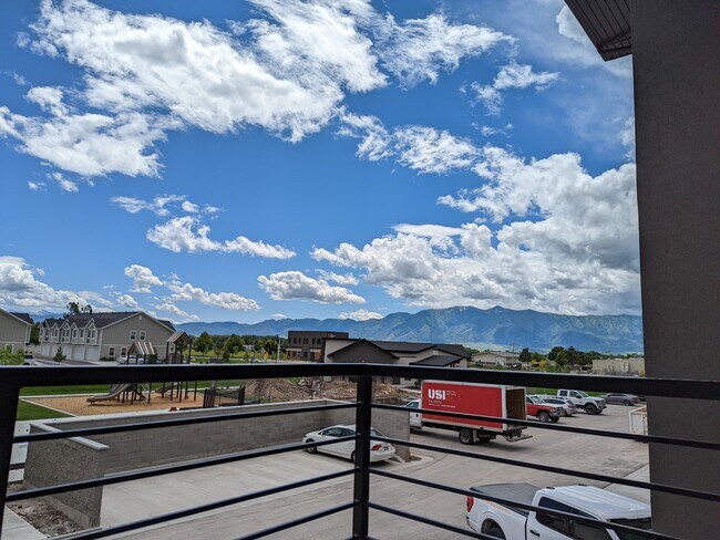 great views from south facing-balcony - 463 W 60 S