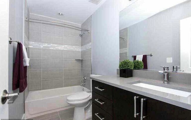 Foto del edificio - 2114 3rd St NE