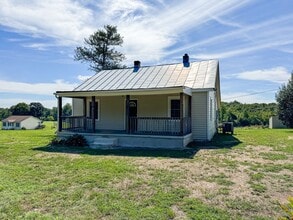 Building Photo - 3130 Long Acre Rd
