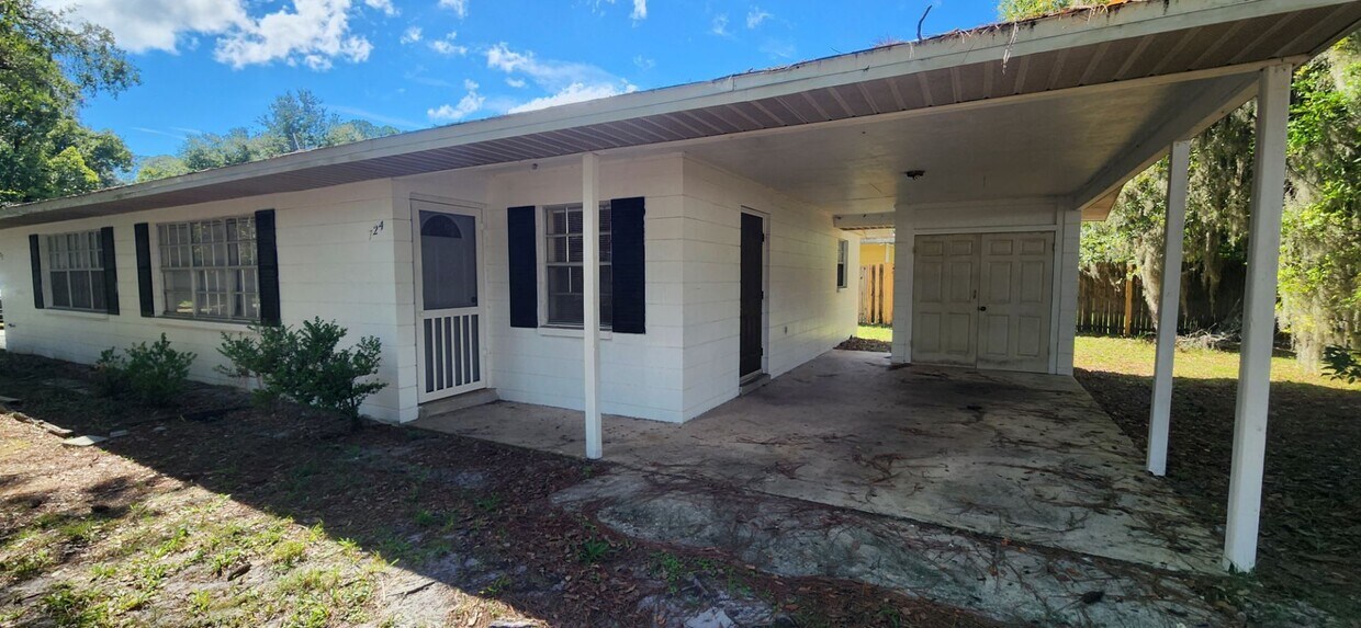 Primary Photo - 2-bedroom, 1 bathroom duplex is move-in ready