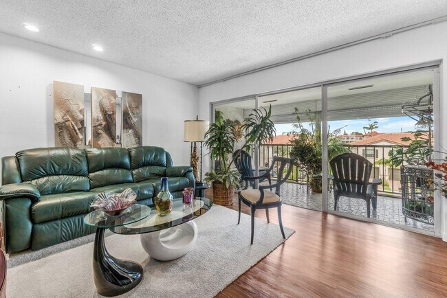 Building Photo - 4070 Tivoli Ct
