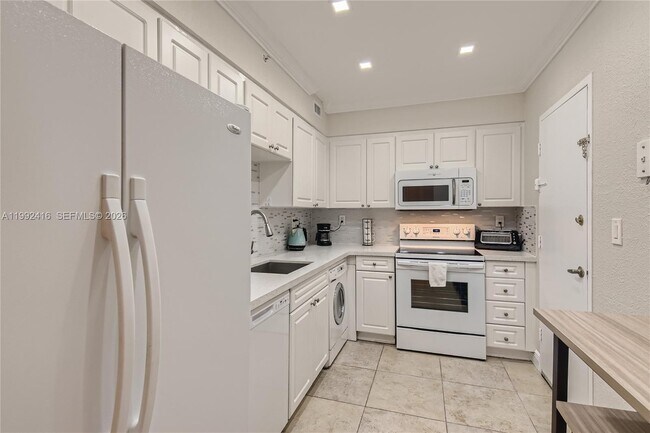 Foto del edificio - 2501 S Ocean Dr