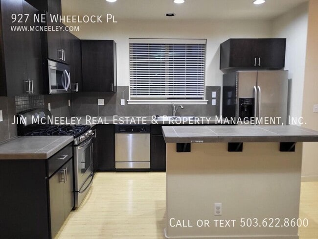 Foto del edificio - 927 NE Wheelock Pl