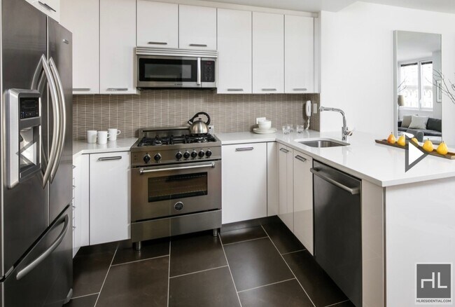 Building Photo - No Fee West 93rd Street Luxury Modern Livi...