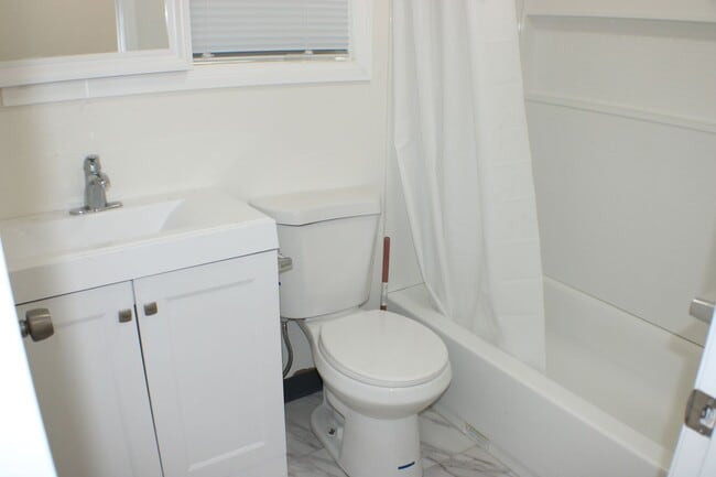 Foto del edificio - Charming 2-Bed, 1-Bath Home in Boron