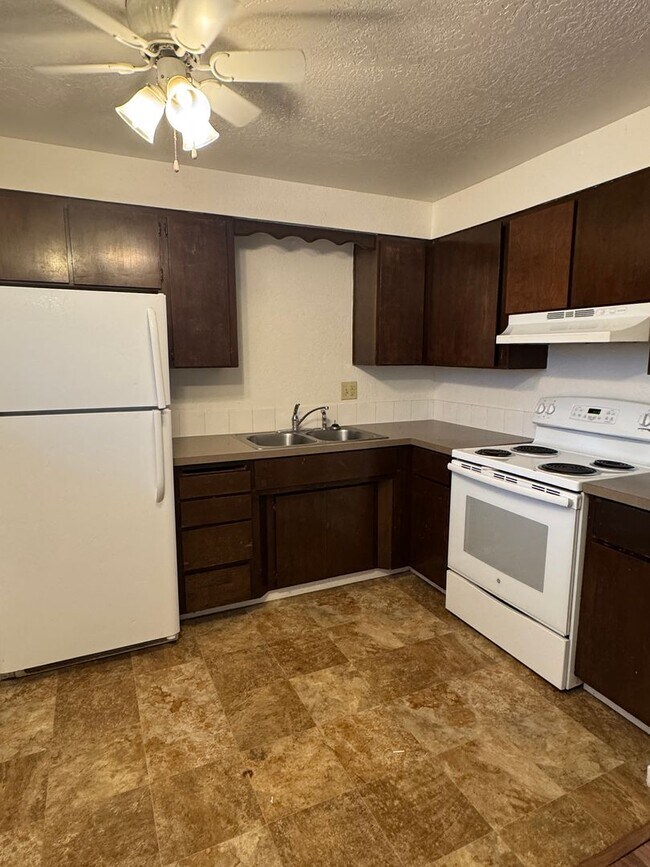 Foto del edificio - 119 E Borah Ave