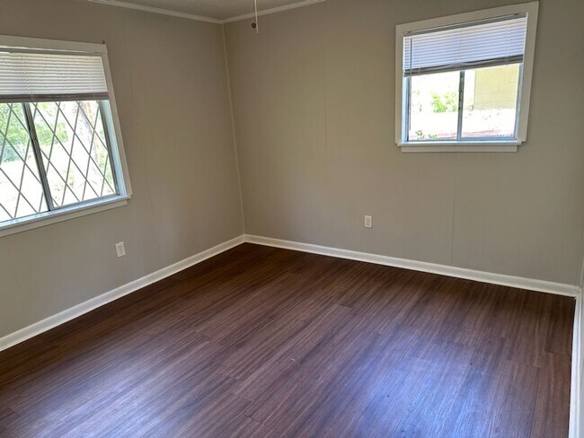 Foto del edificio - 1027 Brookley St
