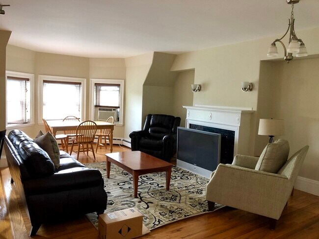 Foto del edificio - 318 Tappan St