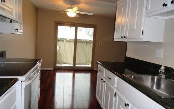 Building Photo - 726 Oakbrook Ridge Dr
