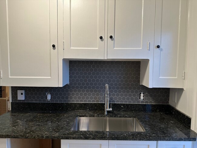 Kitchen - 10 Garden St