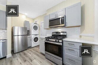 Building Photo - 46 Brackett St