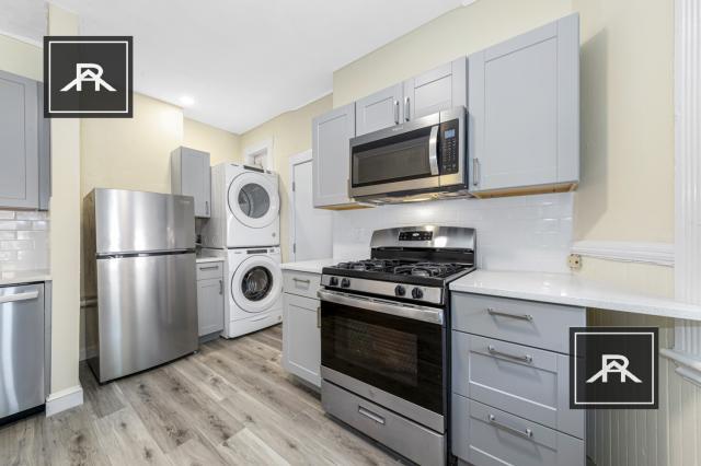 Foto principal - 3 bedroom in Brighton MA 02135