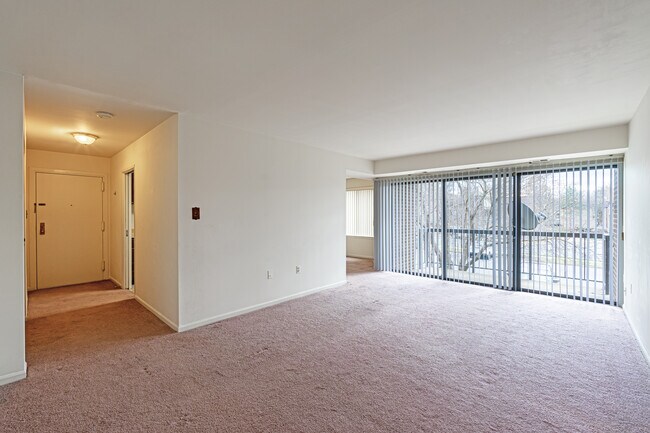 Building Photo - 9728 Kingsbridge Dr