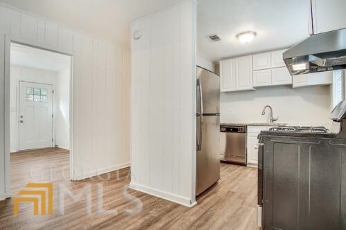 Building Photo - 6103 Oakwood Cir SW