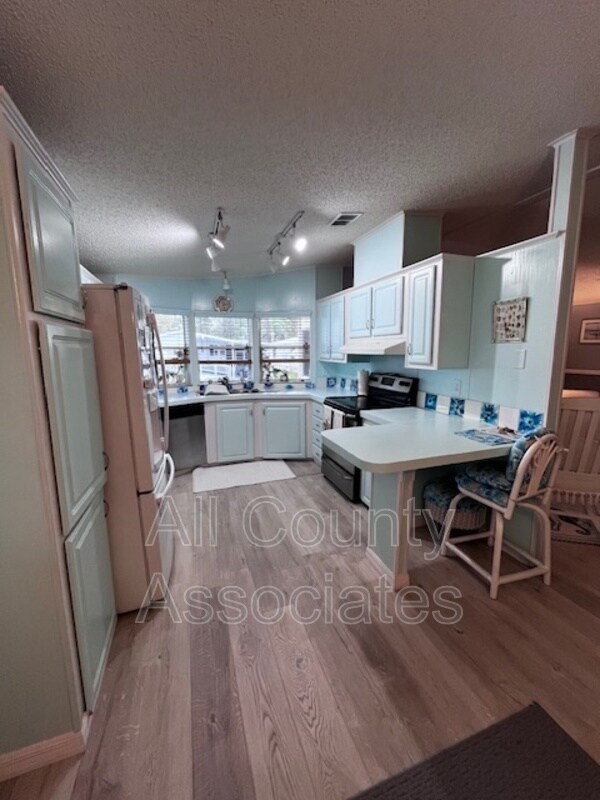 Building Photo - 8104 Cedar Creek Dr