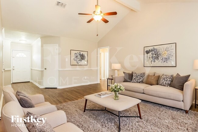 Foto del edificio - 20327 Bridgedale Ln