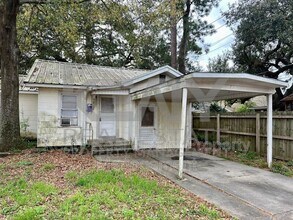 Building Photo - 409 Silkwood St