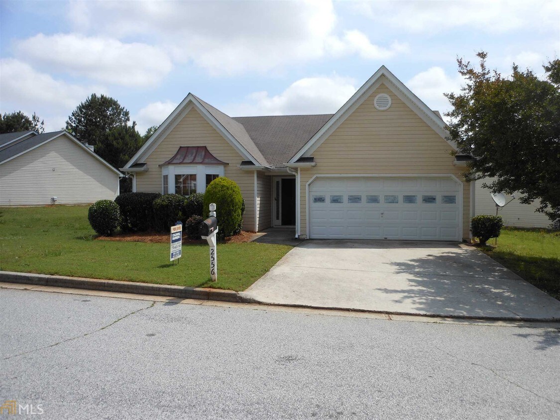 Primary Photo - 2556 Hillvale Cir