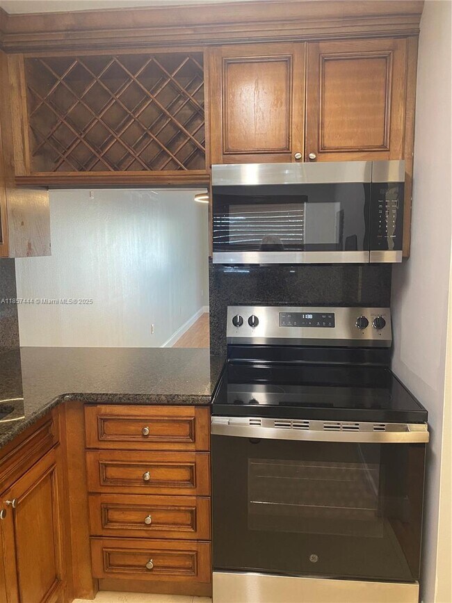 Foto del edificio - 4600 SW 67th Ave