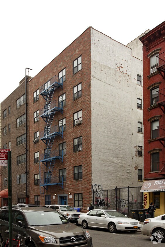 Foto principal - 280 E 3rd St