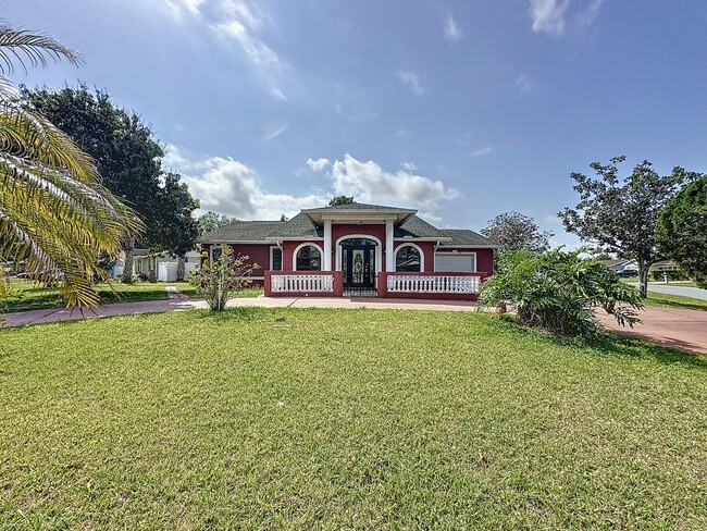 Building Photo - Charming 3-Bedroom Home in Buenaventura La...