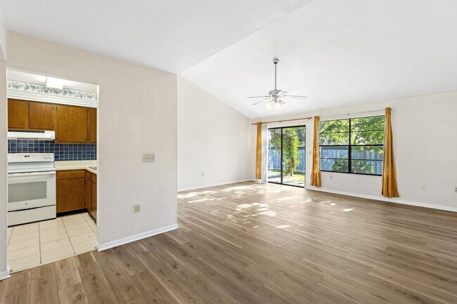 Foto del edificio - Spacious Marchwood Townhouse