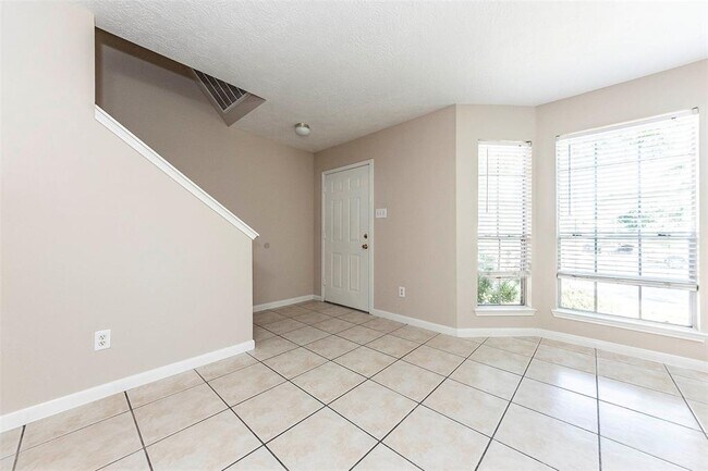 Building Photo - 1834 Kemah Oaks Dr