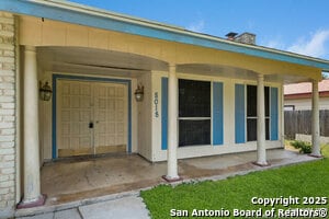 Foto del edificio - 8018 Hickory