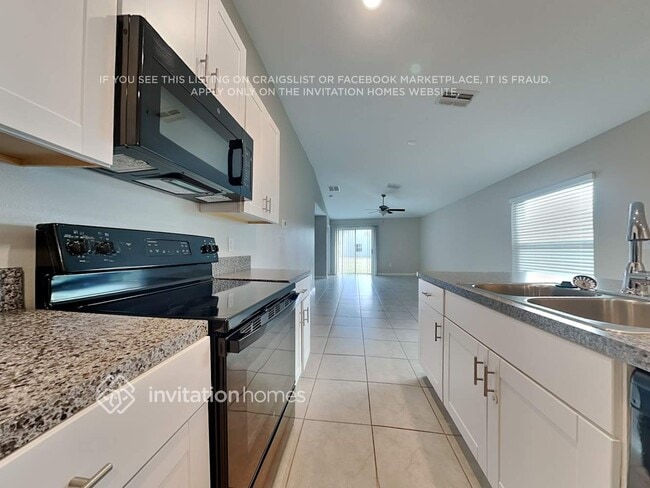 Building Photo - 7115 King Crk Dr