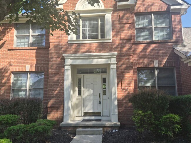Foto del edificio - 6237 Muirloch Ct S