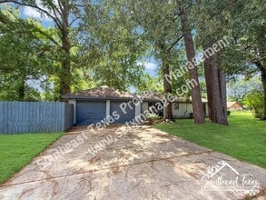 Building Photo - 5180 Wildwood Dr