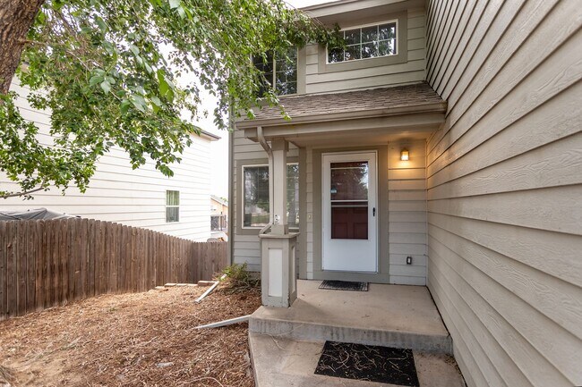 Foto del edificio - Beautiful 4-bedroom 3-bath located in Stetson Hills!