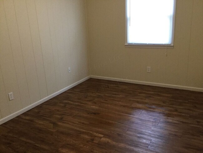 Foto del edificio - Auburn St 4-Plex