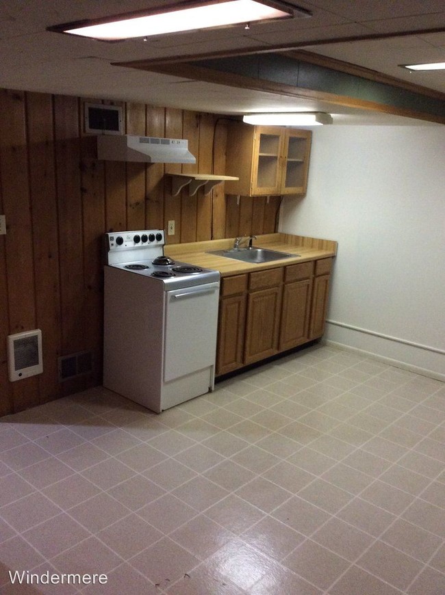 Foto del edificio - 5 br, 3 bath House - 330 SW Church Street