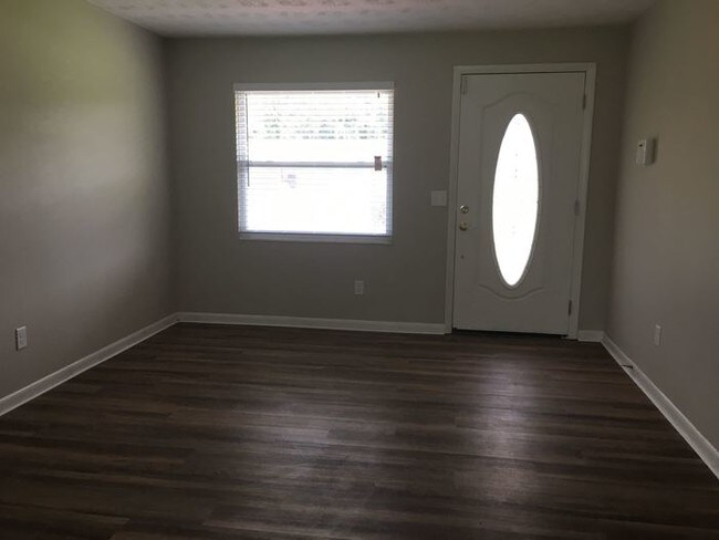 Foto del edificio - 5024 Foxboro Rd