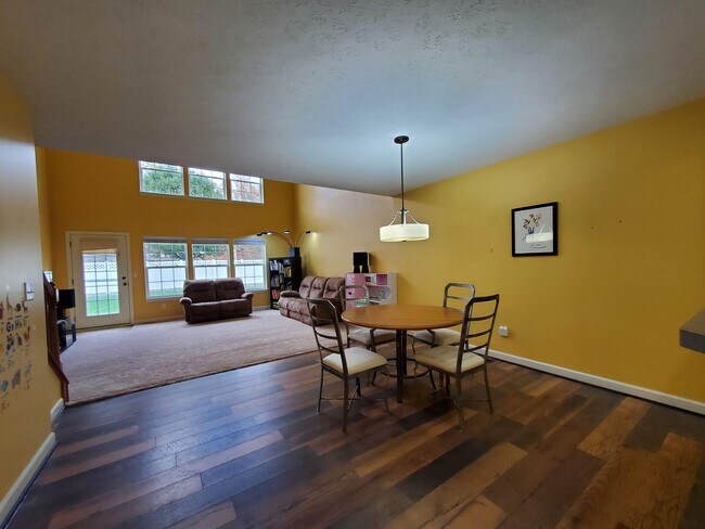 Foto del edificio - 8937 Merryvale Dr