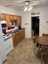 Building Photo - 401 Onyx St