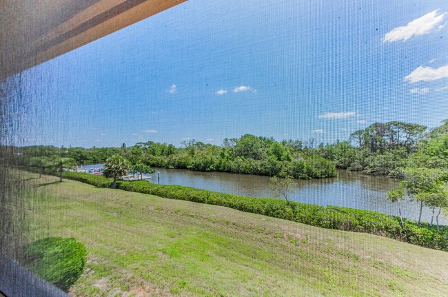 Building Photo - 1682 Seascape Cir
