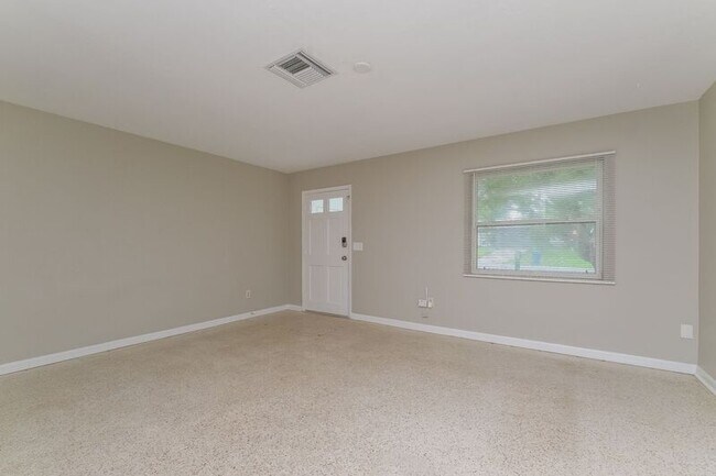 Foto del edificio - 7176 Lockwood St